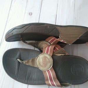 SALE** $15 FitFlop Bronze Thong Sandal SZ 8